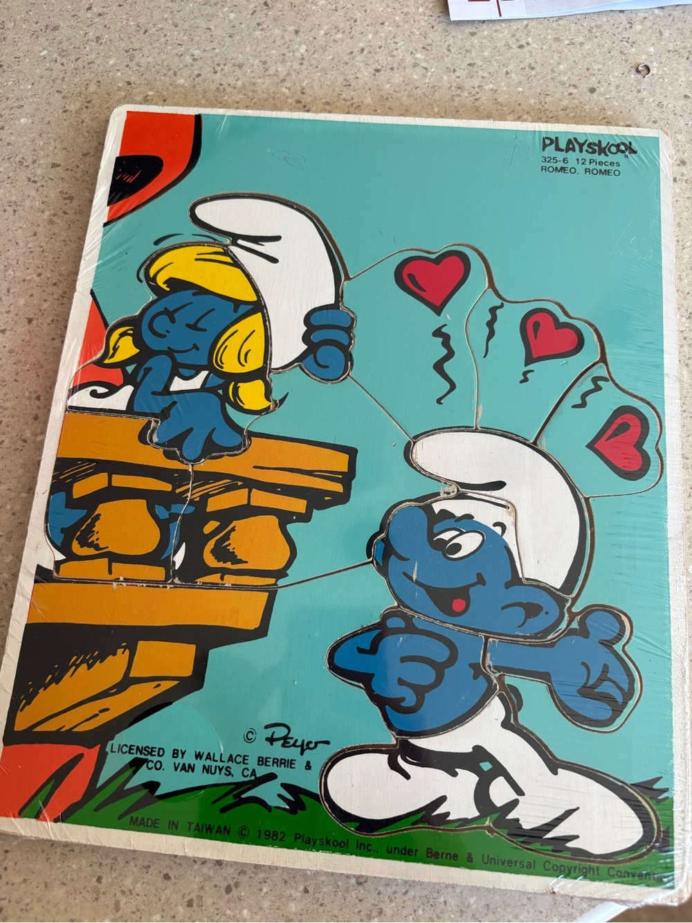 Vtg PLAYSKOOL Smurf Romeo #325-6 Wooden Puzzle 12 pc 1982 Smurfette Love Hearts
